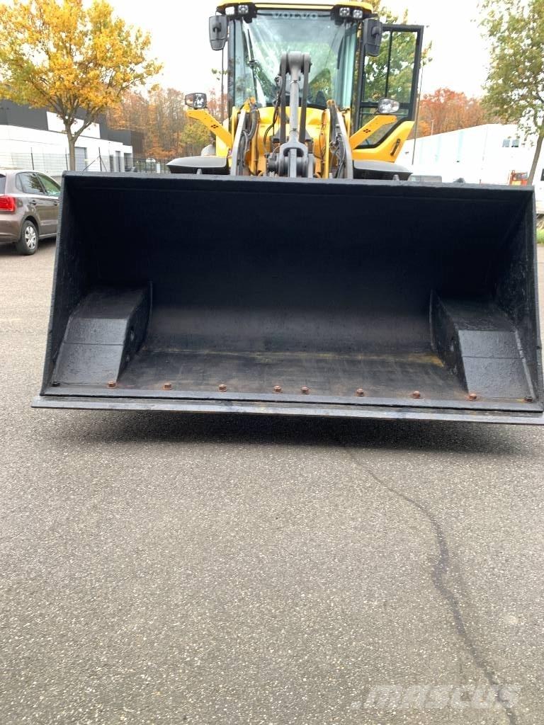 Volvo L 90 Ковши