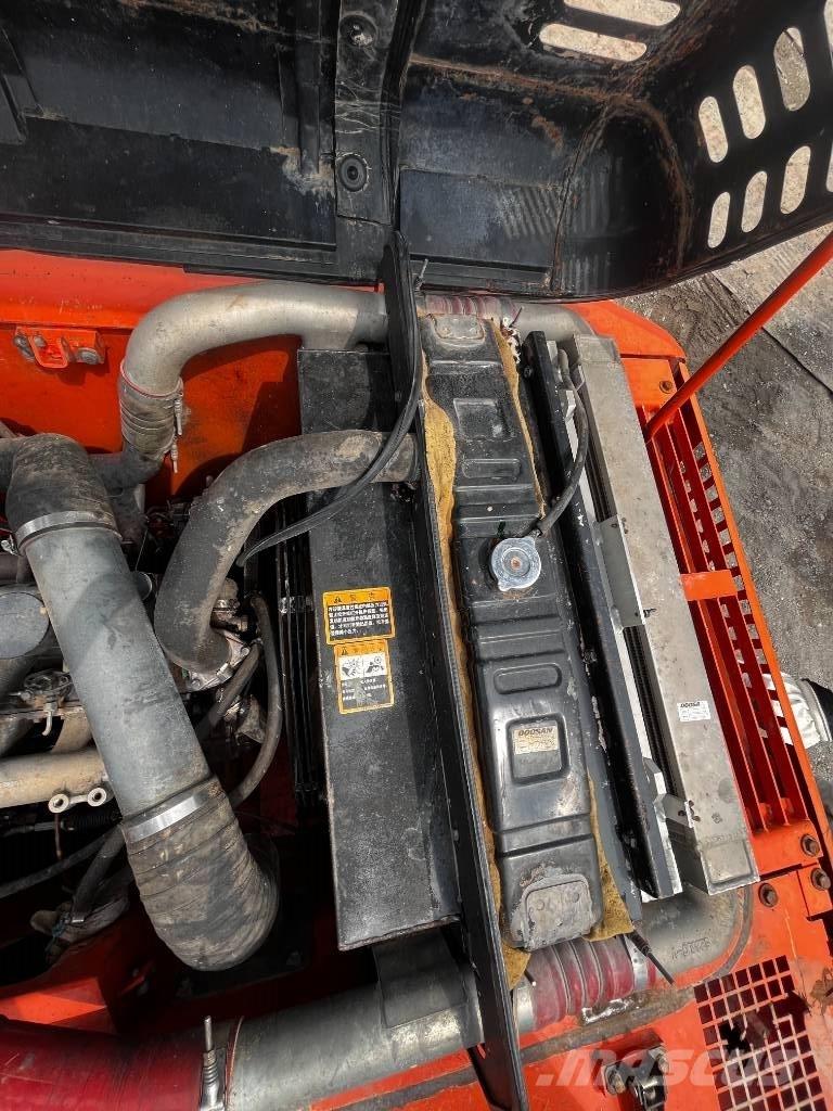 Doosan DH 225 LC-7 Гусеничные экскаваторы