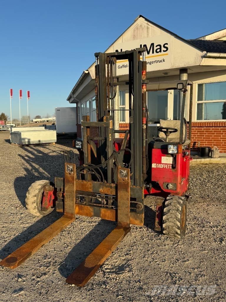 Moffett M4 25.3 Дизельные погрузчики