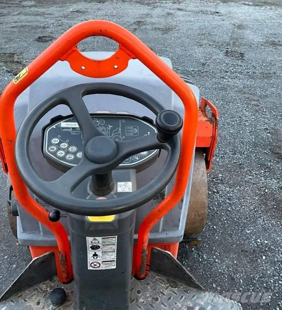 Hamm HD 12 VV Катки тротуарные