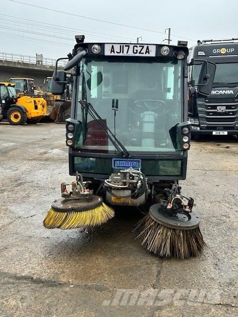 Schmidt Compact 200 Вакуумные уборочные машины