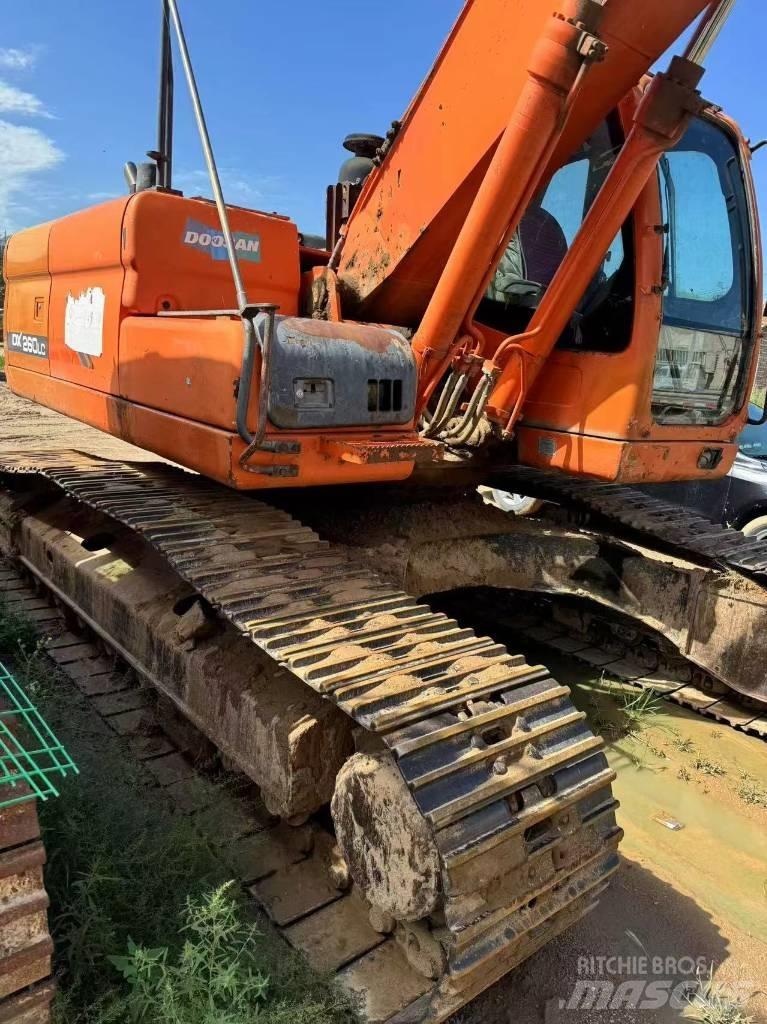 Doosan DX 260LC Гусеничные экскаваторы