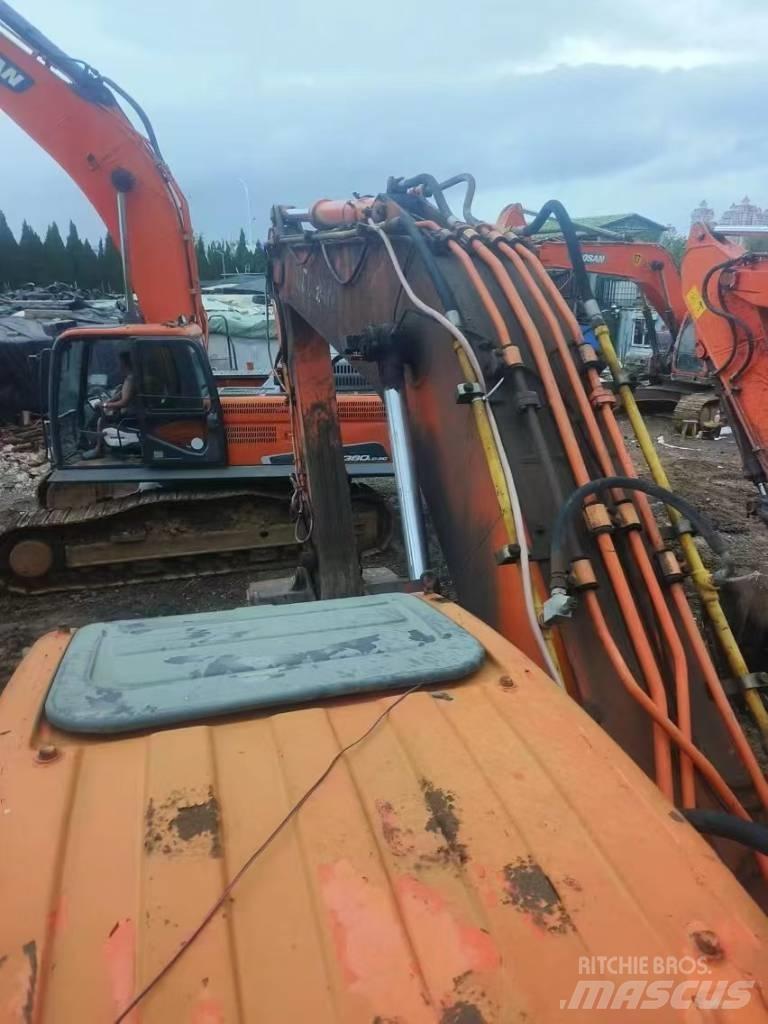 Doosan DX 260LC Гусеничные экскаваторы