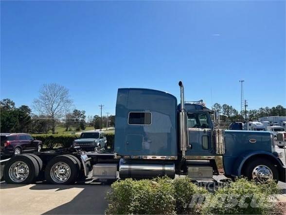 Peterbilt 389 Строительная техника - Другие