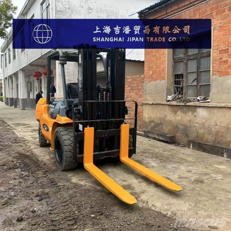 Toyota 5 ton Дизельные погрузчики