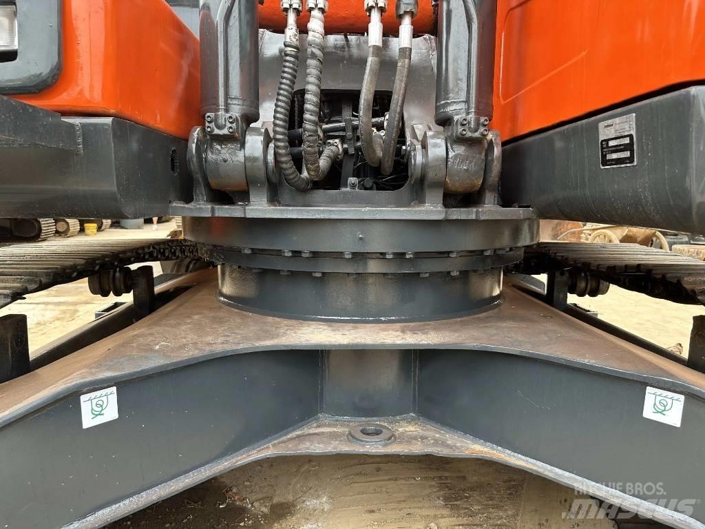 Doosan DX225LC-9C Гусеничные экскаваторы