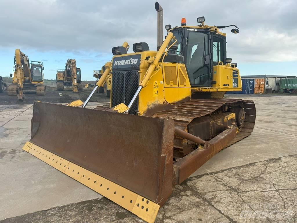 Komatsu D 65 PX-18 Гусеничные бульдозеры