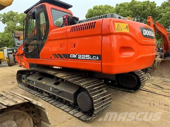 Doosan DX 225 LCA Гусеничные экскаваторы