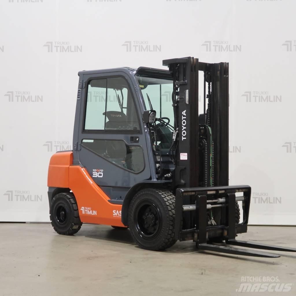 Toyota 02-8FDF30 Дизельные погрузчики