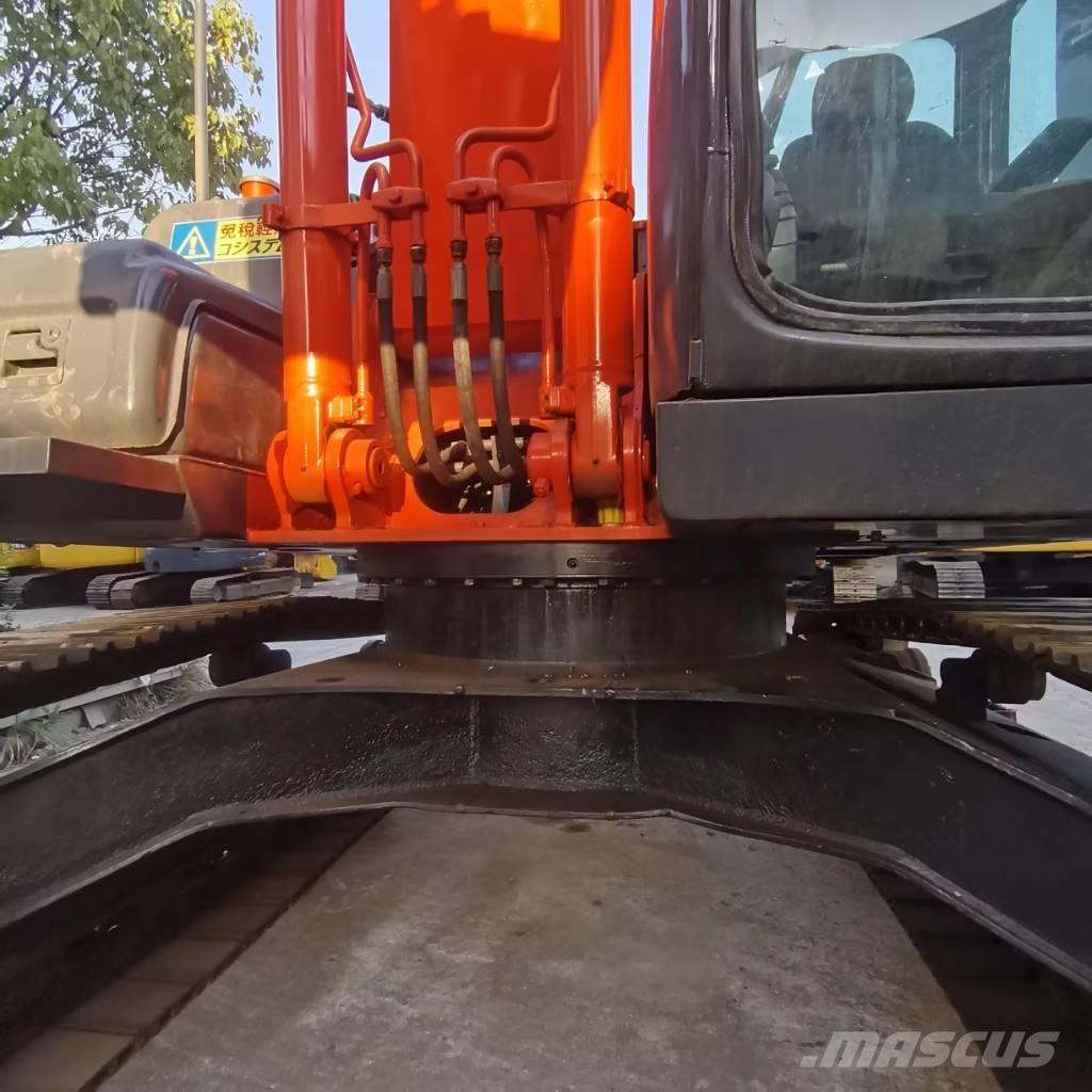 Hitachi ZX 120 Гусеничные экскаваторы