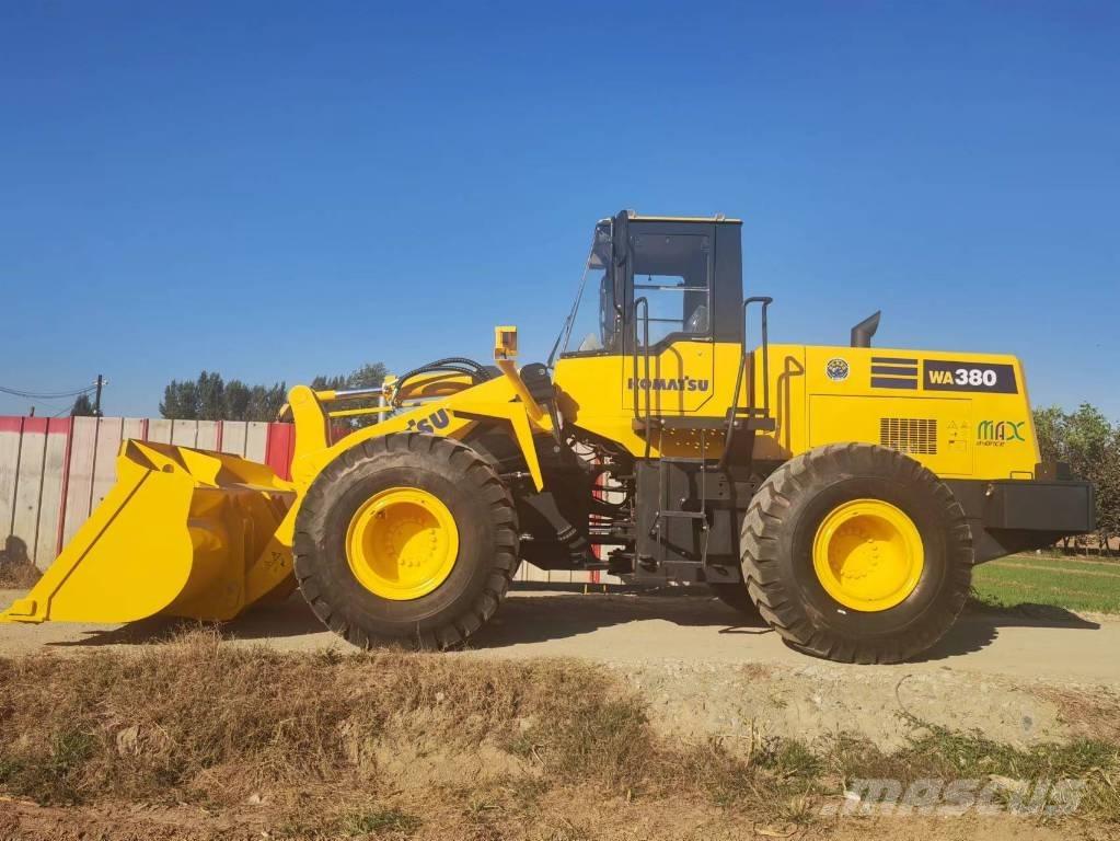 Komatsu WA 320 Фронтальные погрузчики
