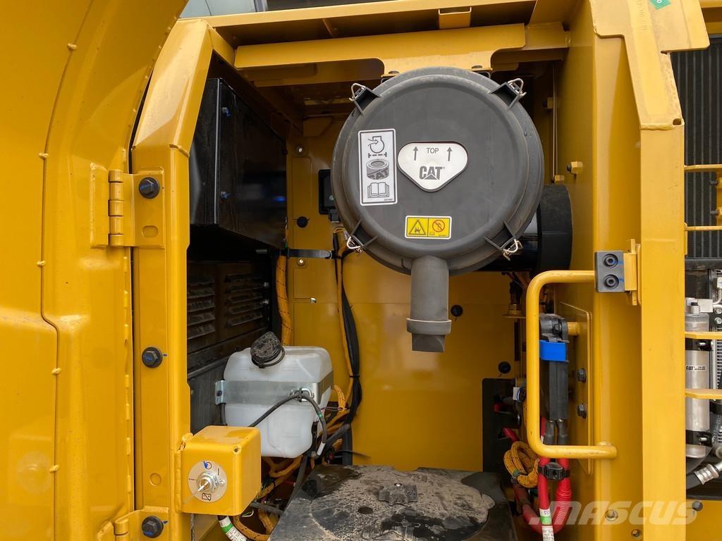 CAT 323D3 Гусеничные экскаваторы