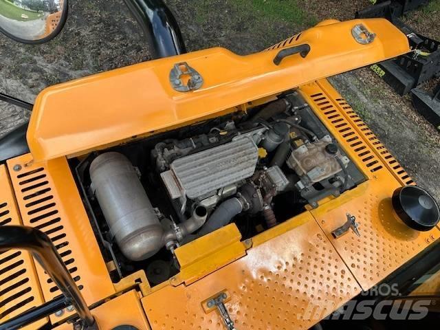 JCB JS190N LC Гусеничные экскаваторы