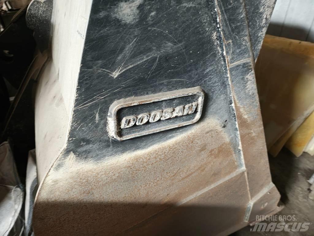 Doosan DL 320-7 Фронтальные погрузчики