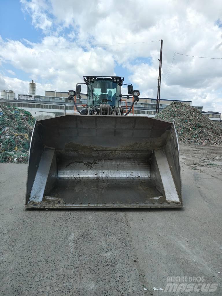 Doosan DL 320-7 Фронтальные погрузчики