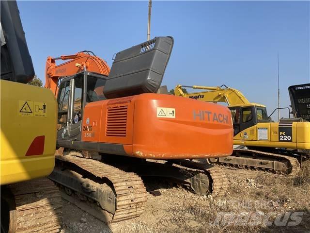 Hitachi ZX250 Гусеничные экскаваторы