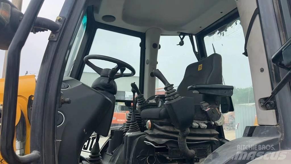 JCB 3CX Экскаваторы-погрузчики