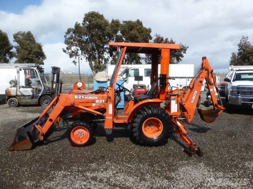 Kubota B 21 Экскаваторы-погрузчики