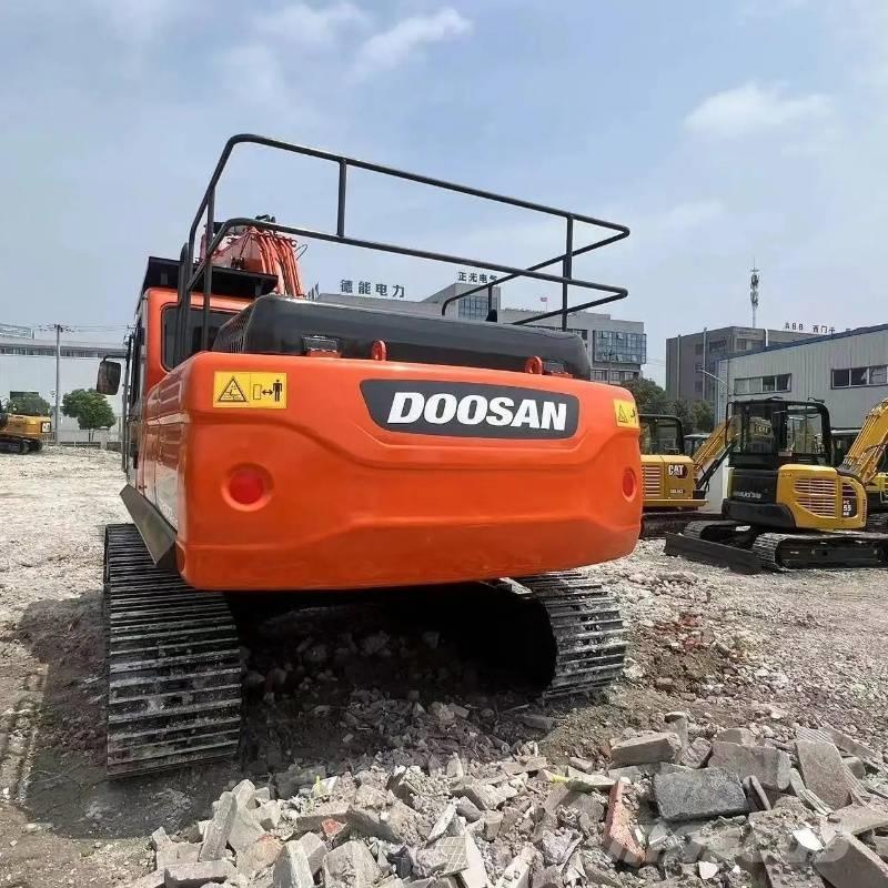 Doosan DX300 Гусеничные экскаваторы
