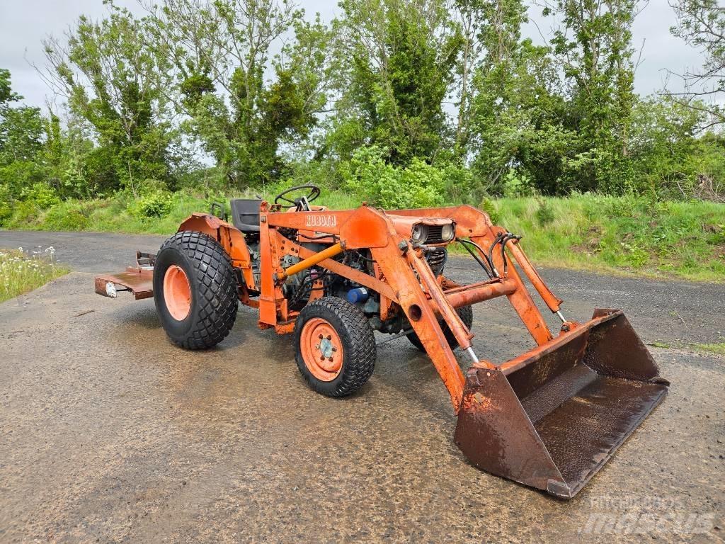 Kubota L 235 Коммунальные тракторы