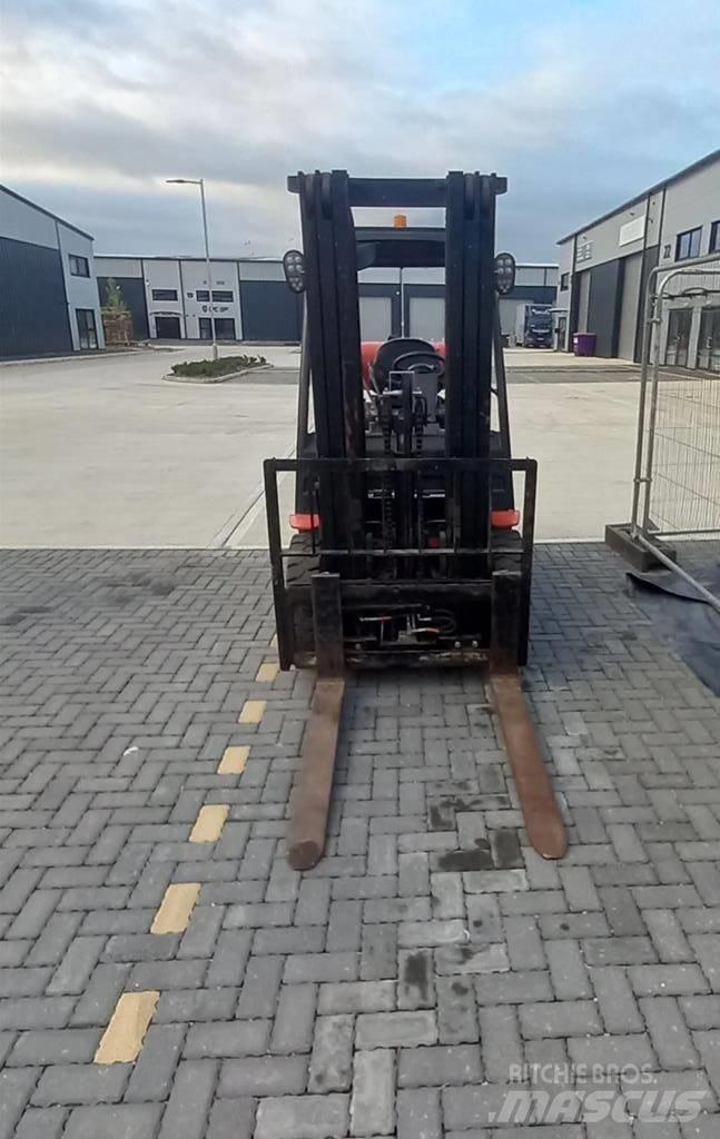 Manitou MI 25 G Газовые погрузчики