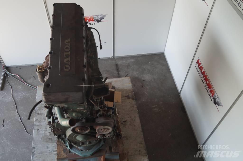 Volvo D12 FOR PARTS Двигатели