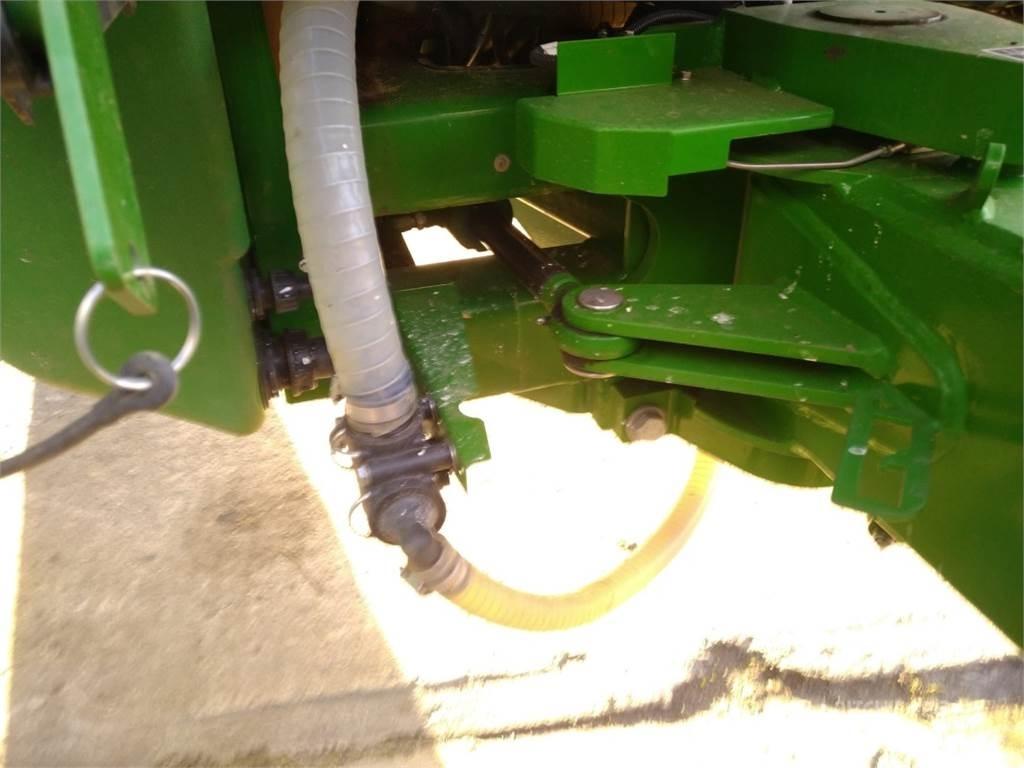 John Deere 740i Прицепные опрыскиватели