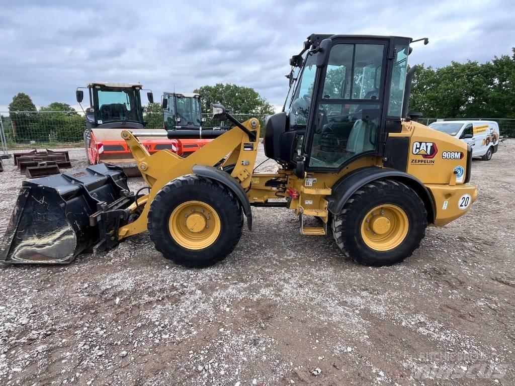 CAT 908M Фронтальные погрузчики