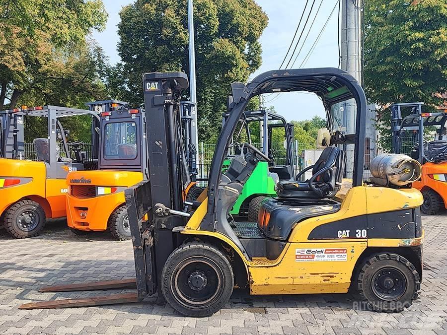 CAT GP30N Газовые погрузчики