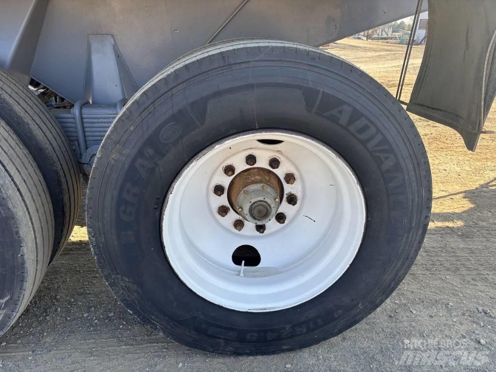  Reliance 26" Самосвальные прицепы