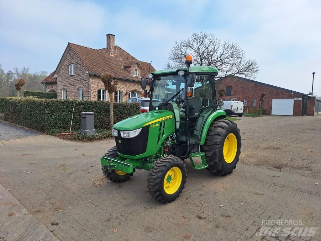 John Deere 4049R Коммунальные тракторы