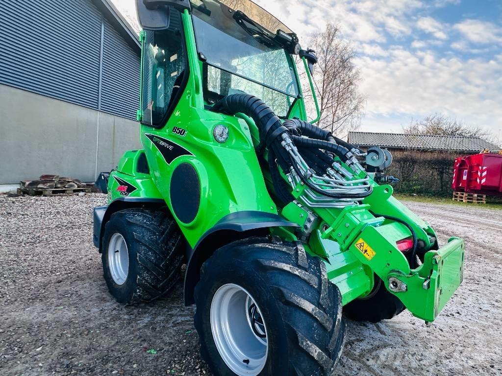 Avant 650 i Многофункциональные сельскохозяйственные погрузчики