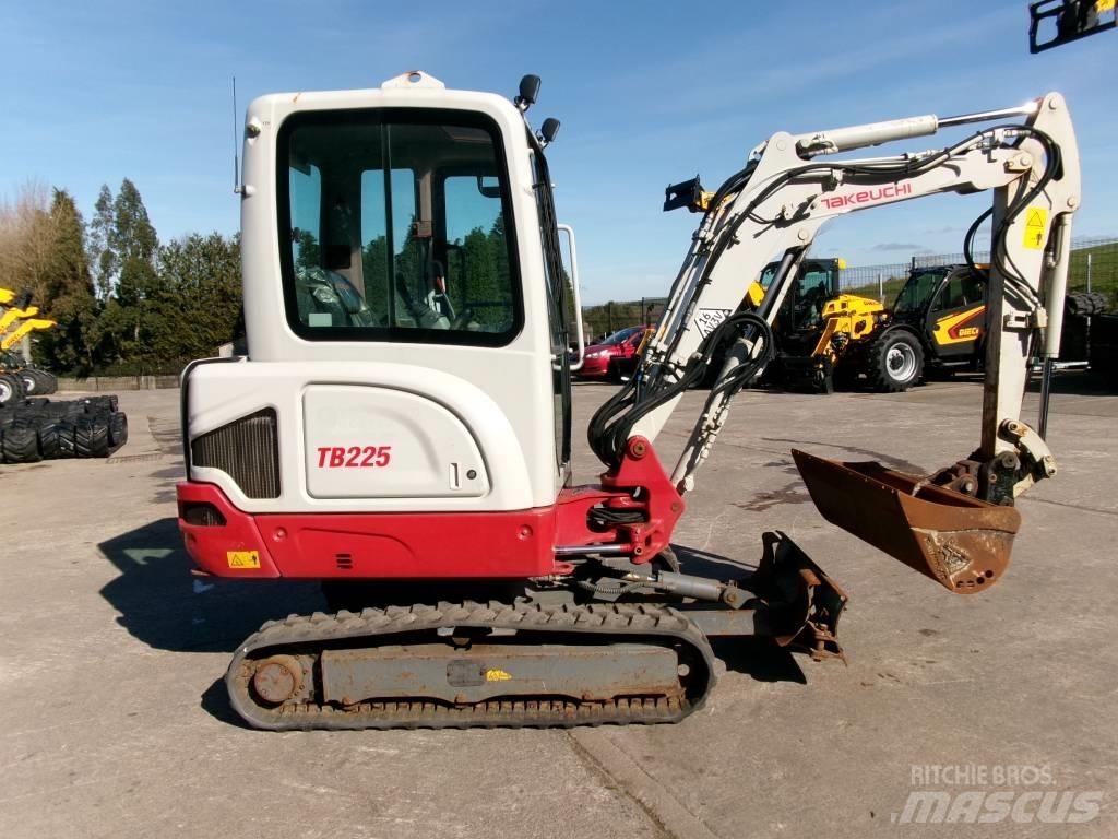 Takeuchi TB 225 Мини-экскаваторы