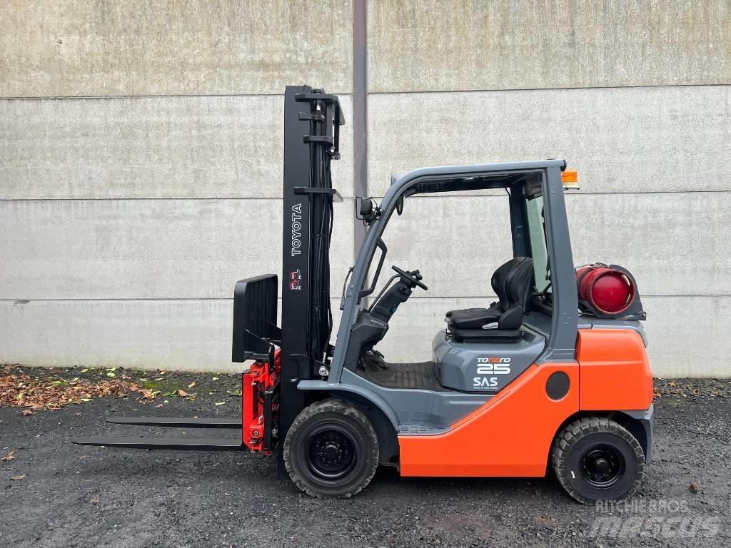 Toyota 02-8 FGF 25 Газовые погрузчики