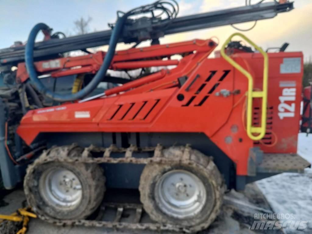 Sandvik DC 121R Буровые вышки