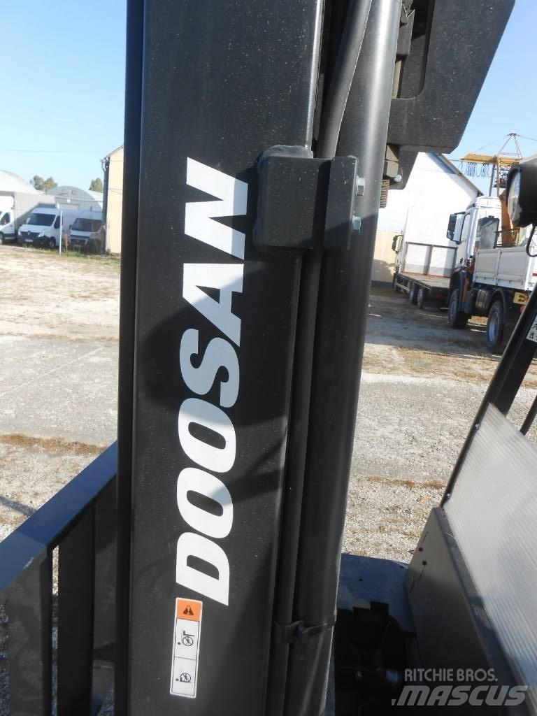Doosan D50 SC-09 Дизельные погрузчики