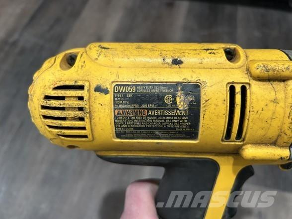 DeWalt DW059 Приборы, измерительное оборудование и средства автоматизации