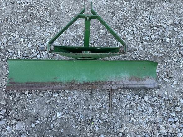 John Deere 60 Бульдозерные отвалы