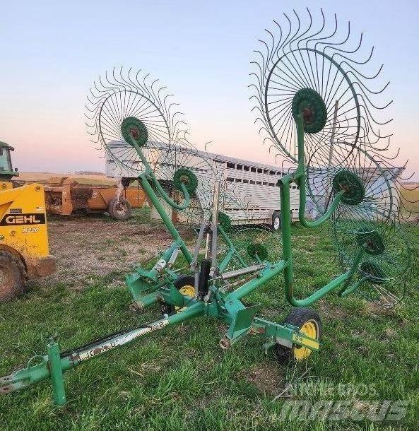 John Deere 702 Грабли-ворошилки
