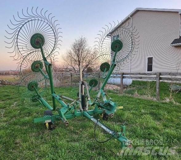 John Deere 702 Грабли-ворошилки