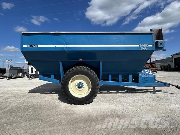 Kinze 1040 Прицепы перегрузчики зерна