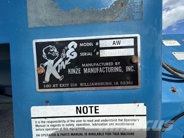 Kinze 1040 Прицепы перегрузчики зерна