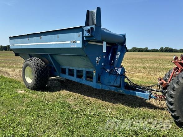 Kinze 840 Прицепы перегрузчики зерна
