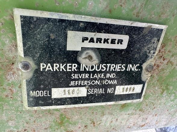Parker 1180 Прицепы перегрузчики зерна