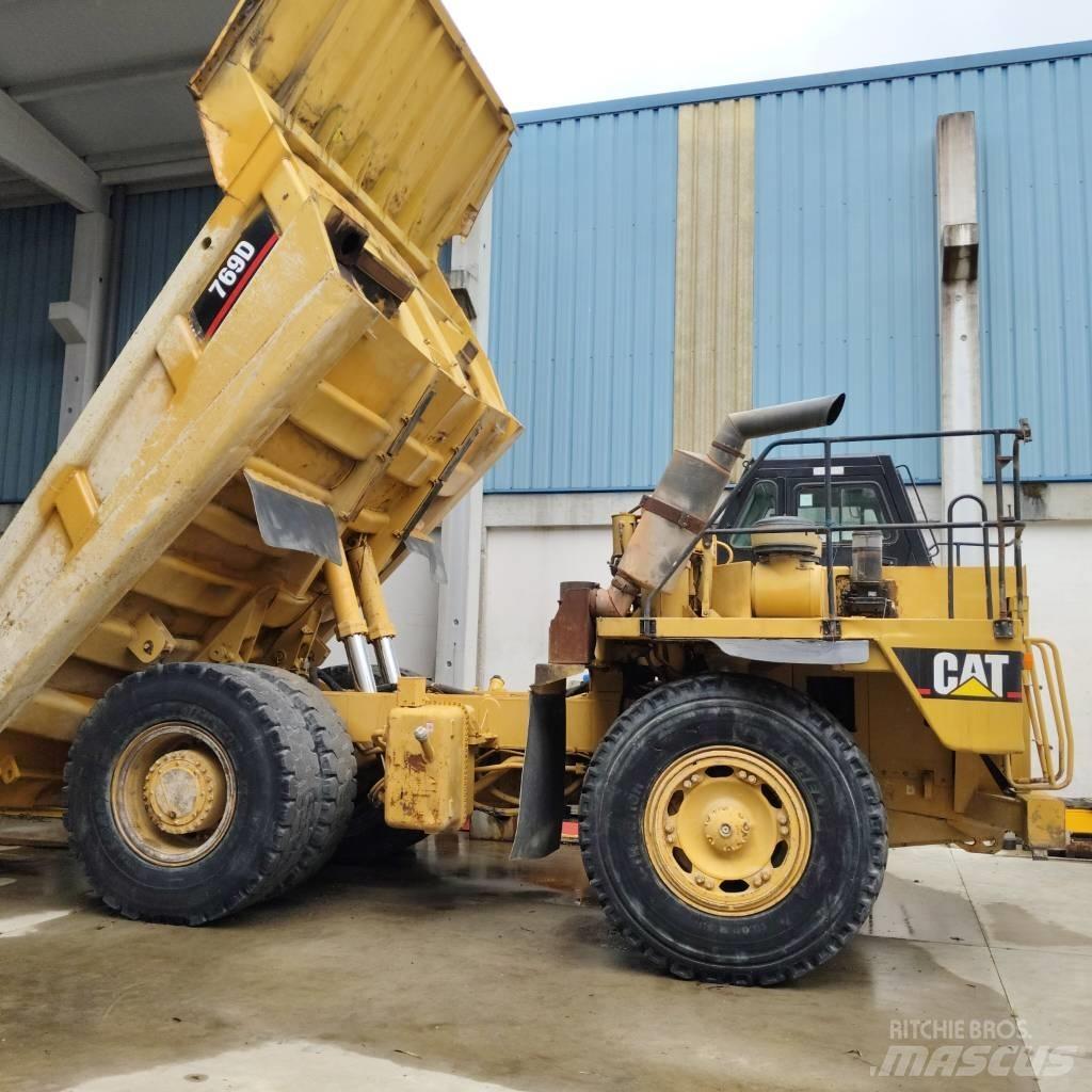 CAT 769 D Карьерные самосвалы