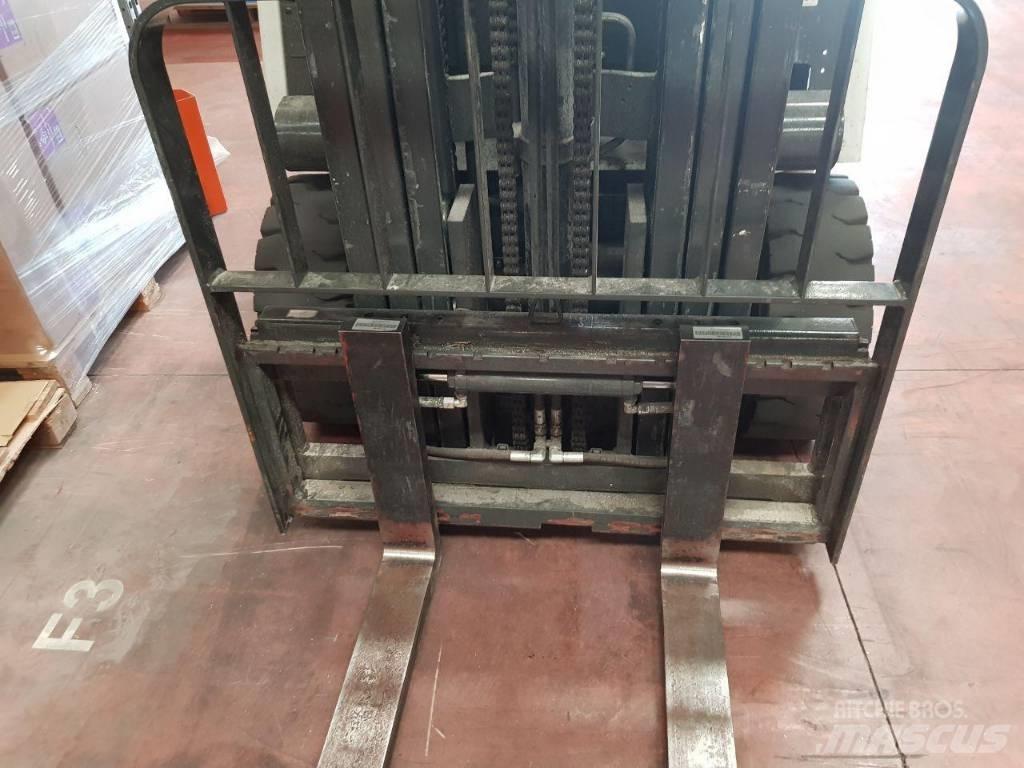 Unicarriers 1Q2L25Q Электропогрузчики