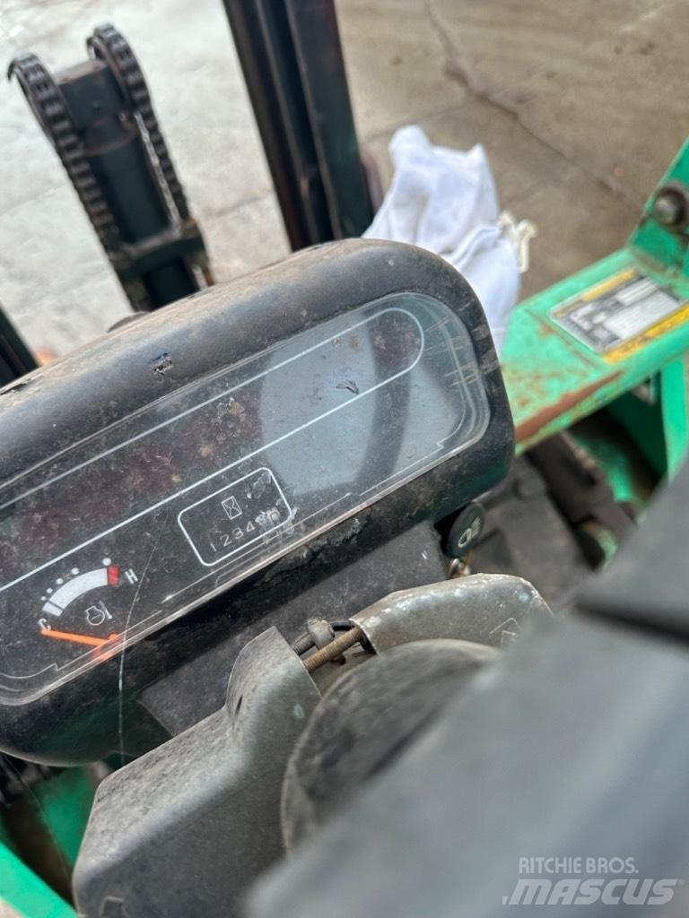 Mitsubishi FG 15 Газовые погрузчики