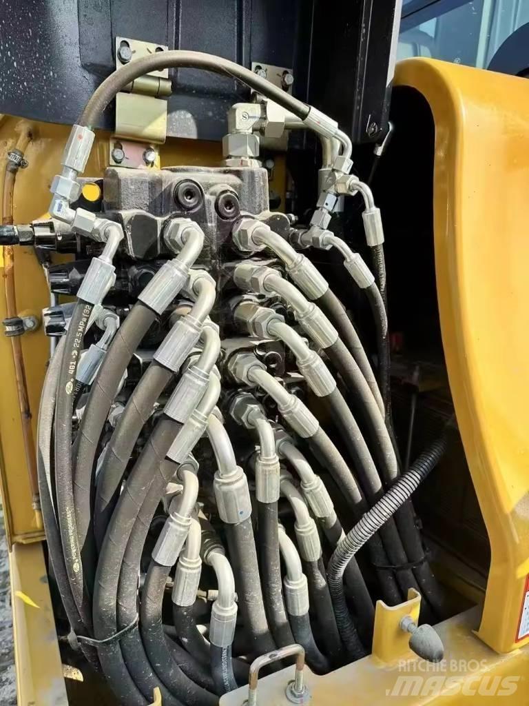 XCMG XE 60 DA Гусеничные экскаваторы