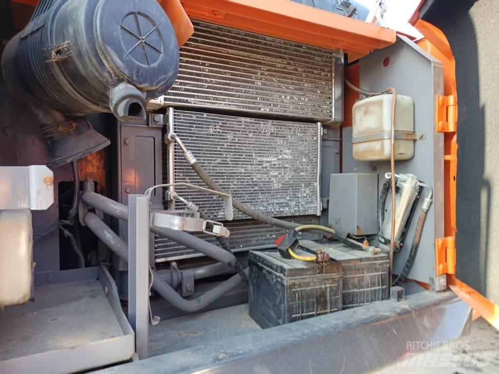Hitachi ZX160 Гусеничные экскаваторы
