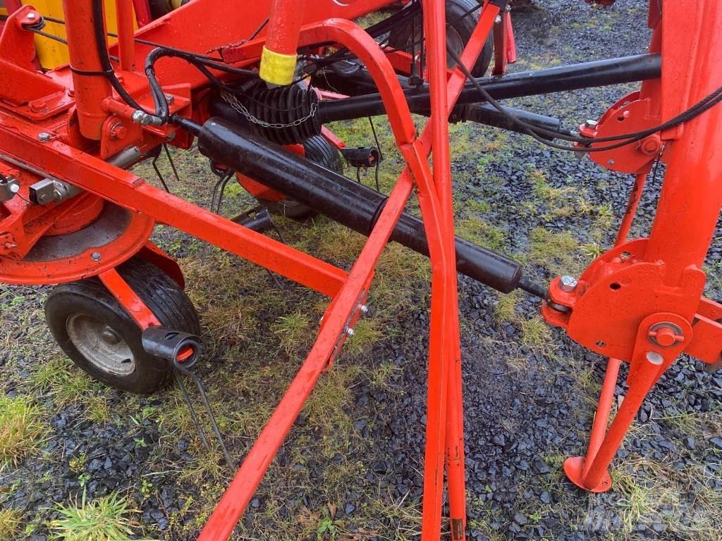 Kuhn GF8702 Грабли-ворошилки